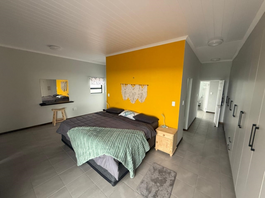 5 Bedroom Property for Sale in Stilbaai Oos Western Cape